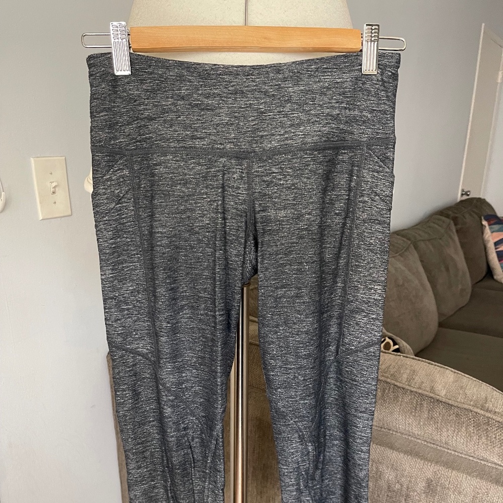 lululemon athletica Gray Crop Yoga Tight with Pockets 21 in